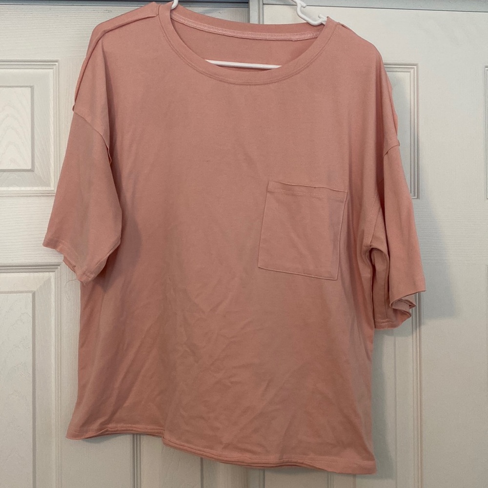 Boxy pink pocket t-shirt